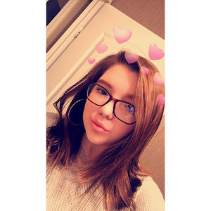 Meet your Posher, Alexis
